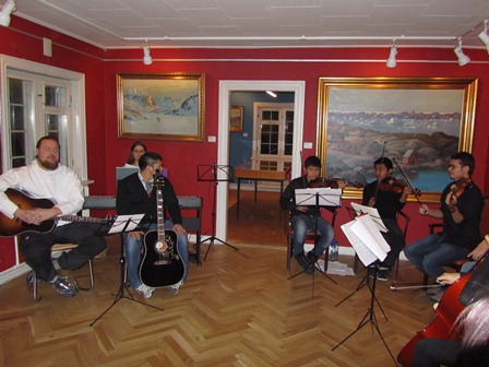 Uummannaq children playing at the opening event